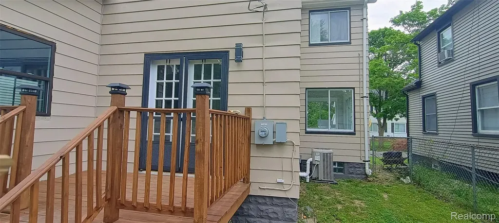 131 Mark Avenue Pontiac City MI 48341