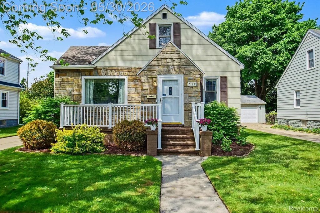 1427 21st Street Port Huron City MI 48060