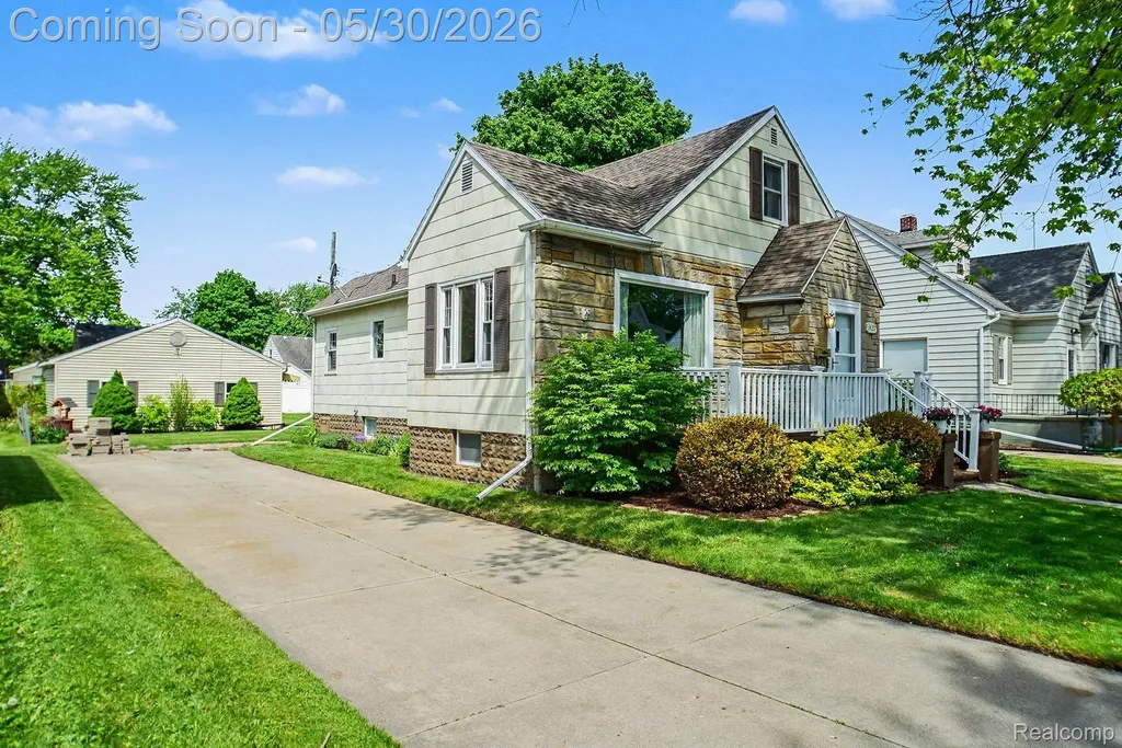1427 21st Street Port Huron City MI 48060