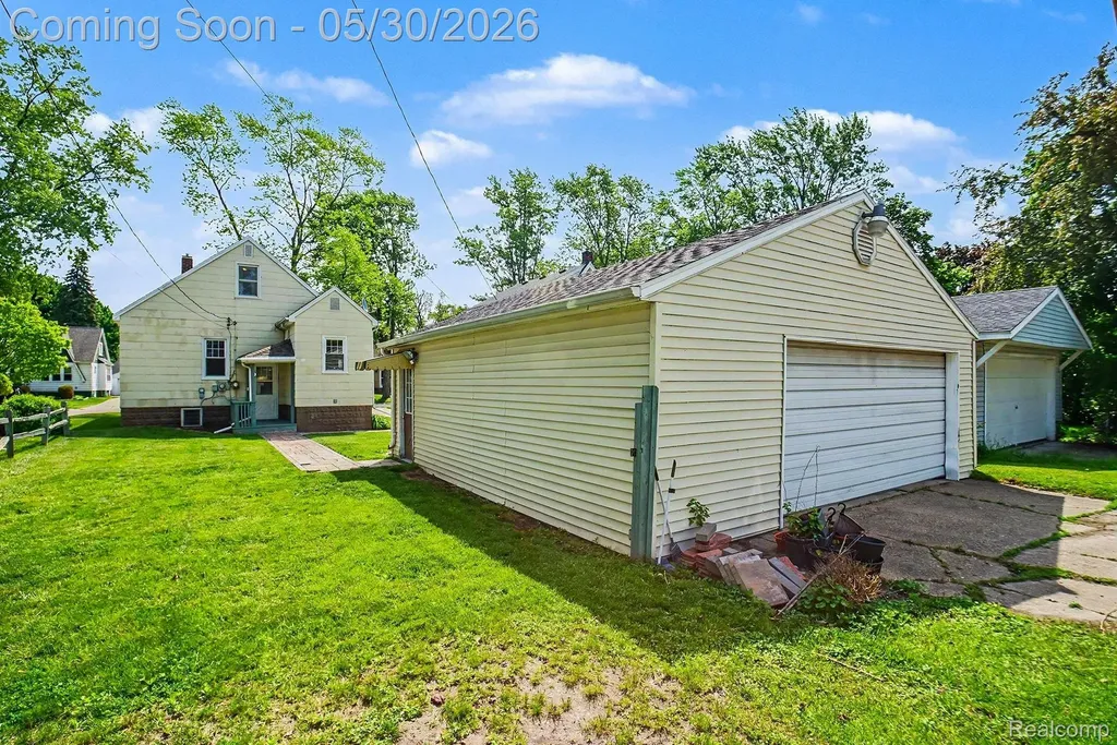 1427 21st Street Port Huron City MI 48060