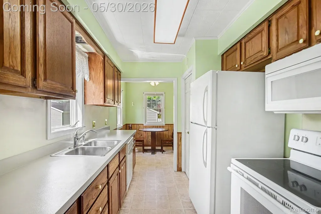 1427 21st Street Port Huron City MI 48060