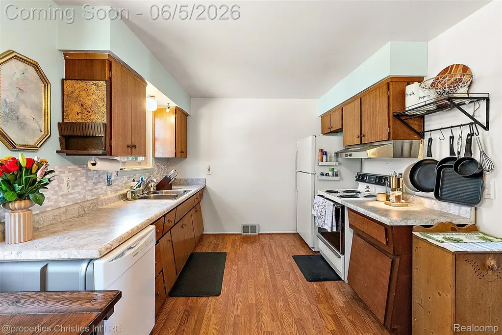 30726 Cooley Boulevard Westland City MI 48185
