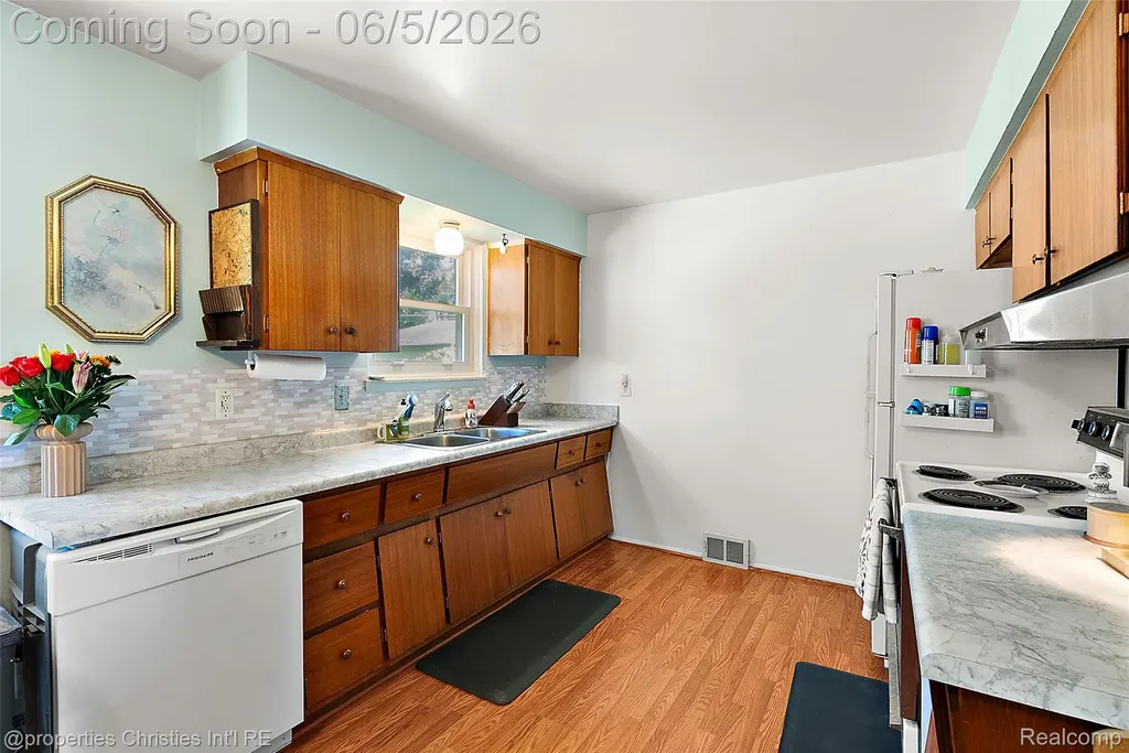 30726 Cooley Boulevard Westland City MI 48185