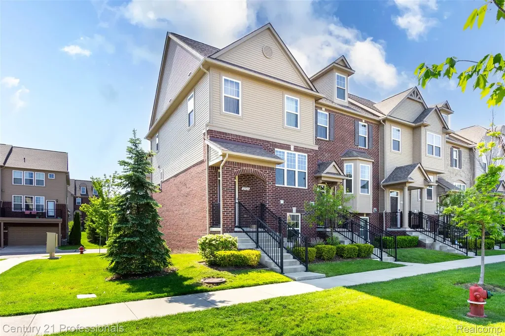 2924 Glenbar Circle Rochester Hills City MI 48307