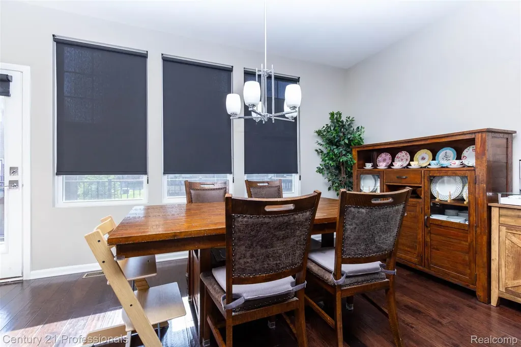 2924 Glenbar Circle Rochester Hills City MI 48307