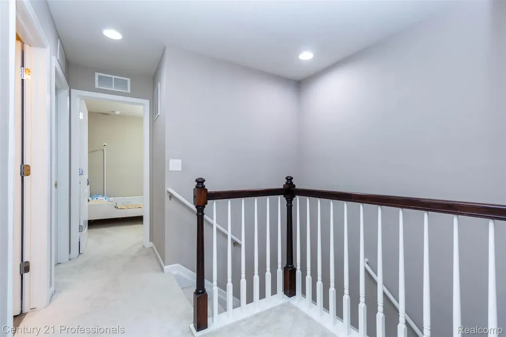 2924 Glenbar Circle Rochester Hills City MI 48307