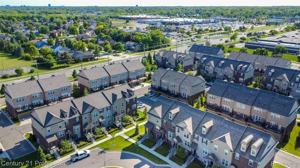 2924 Glenbar Circle Rochester Hills City MI 48307