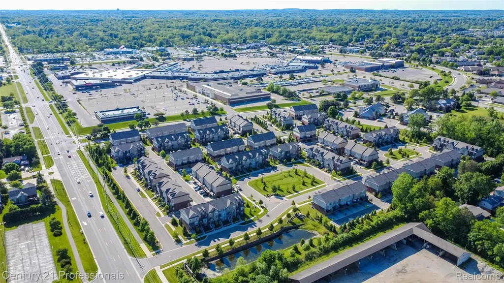 2924 Glenbar Circle Rochester Hills City MI 48307