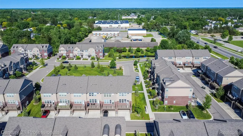 2924 Glenbar Circle Rochester Hills City MI 48307