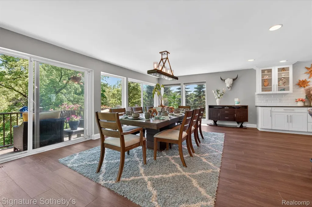 30650 Lahser Road Beverly Hills Village MI 48025