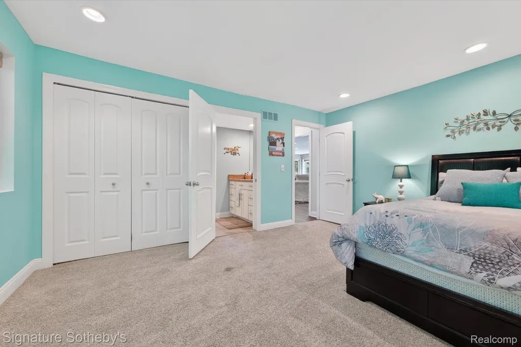 30650 Lahser Road Beverly Hills Village MI 48025