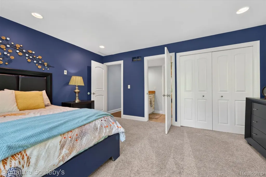 30650 Lahser Road Beverly Hills Village MI 48025