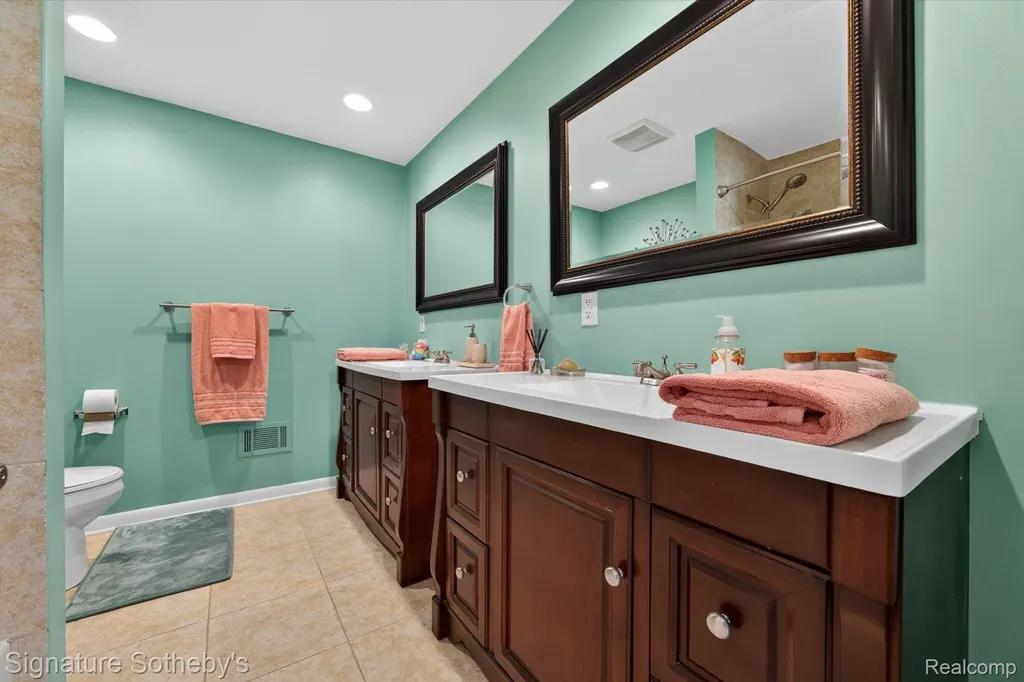 30650 Lahser Road Beverly Hills Village MI 48025
