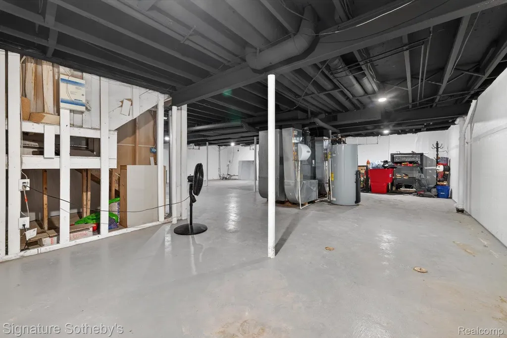 30650 Lahser Road Beverly Hills Village MI 48025