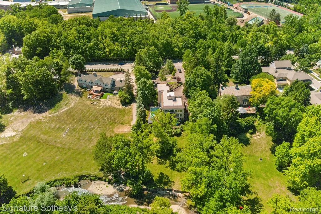 30650 Lahser Road Beverly Hills Village MI 48025