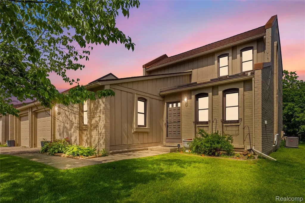 2969 Moon Lake Drive West Bloomfield Charter Township MI 48323