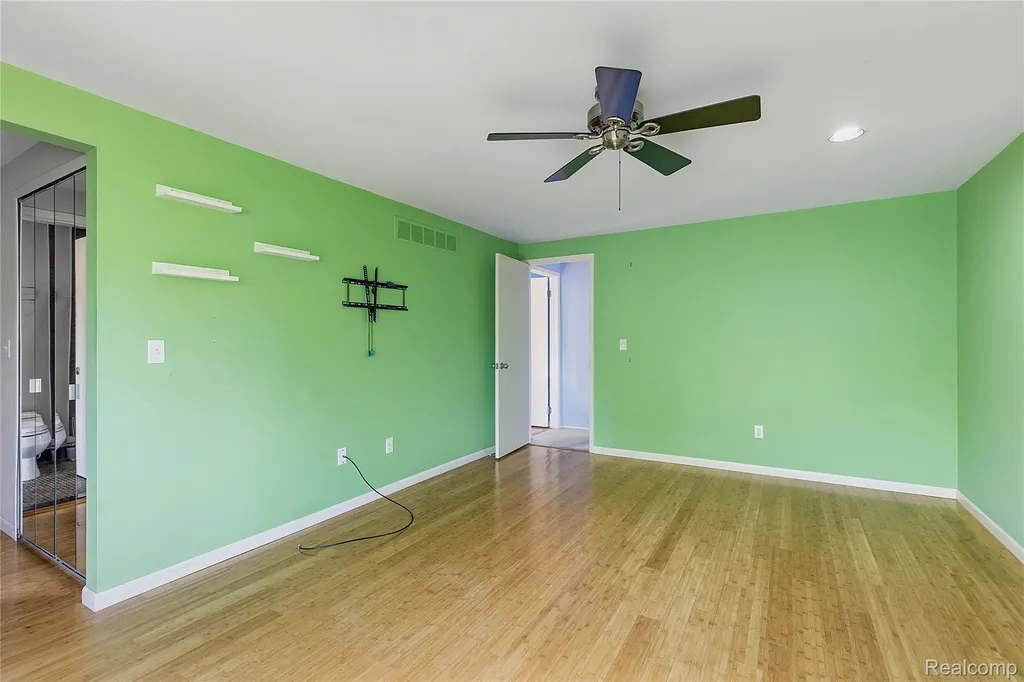 2969 Moon Lake Drive West Bloomfield Charter Township MI 48323