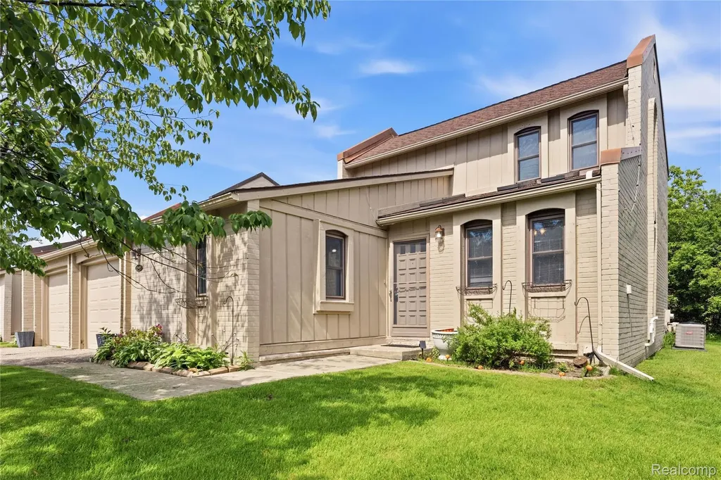2969 Moon Lake Drive West Bloomfield Charter Township MI 48323