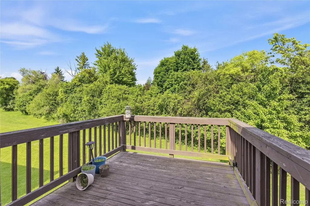 2969 Moon Lake Drive West Bloomfield Charter Township MI 48323