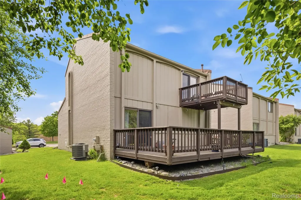 2969 Moon Lake Drive West Bloomfield Charter Township MI 48323