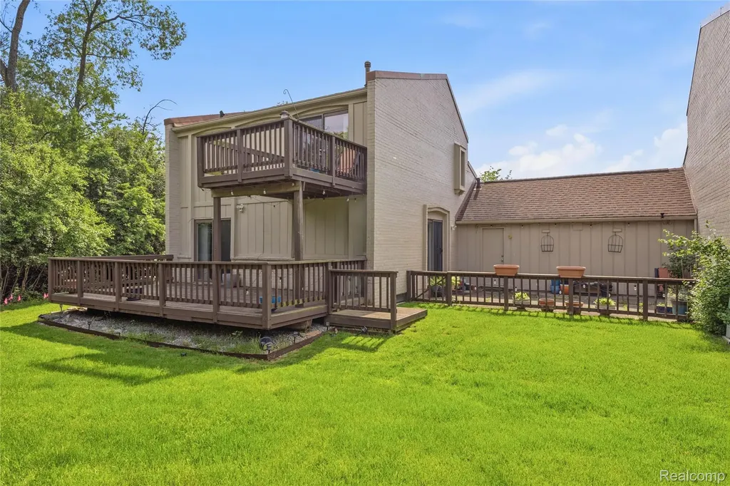 2969 Moon Lake Drive West Bloomfield Charter Township MI 48323