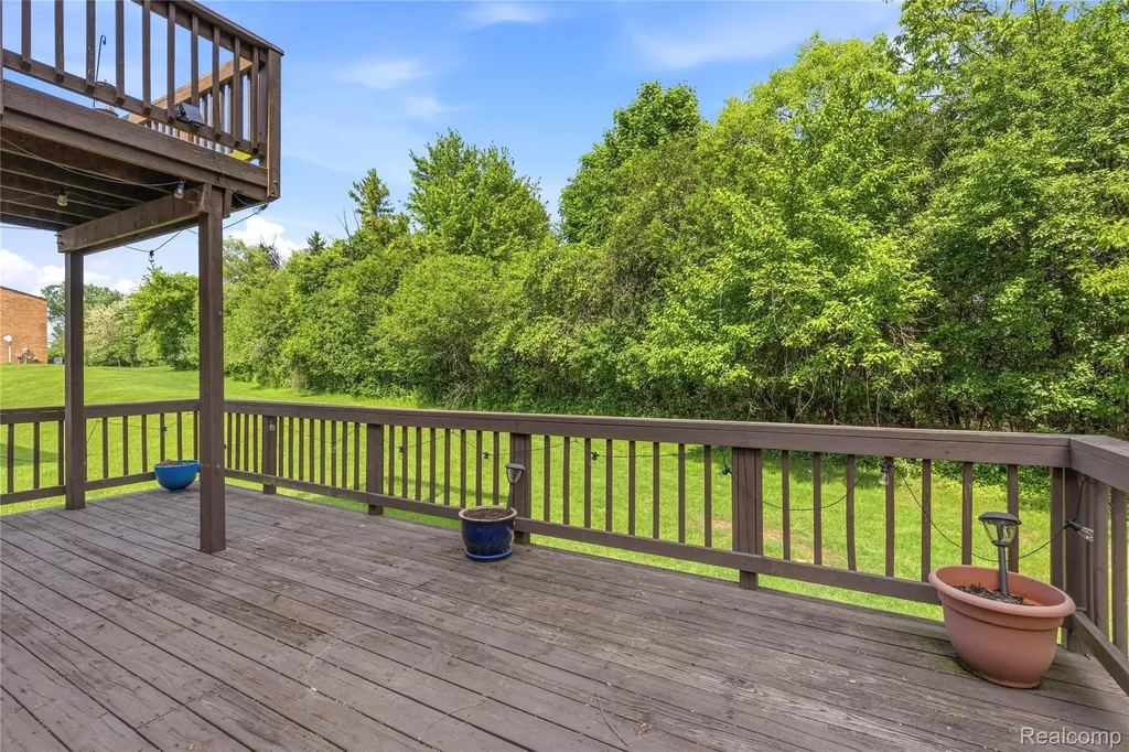 2969 Moon Lake Drive West Bloomfield Charter Township MI 48323