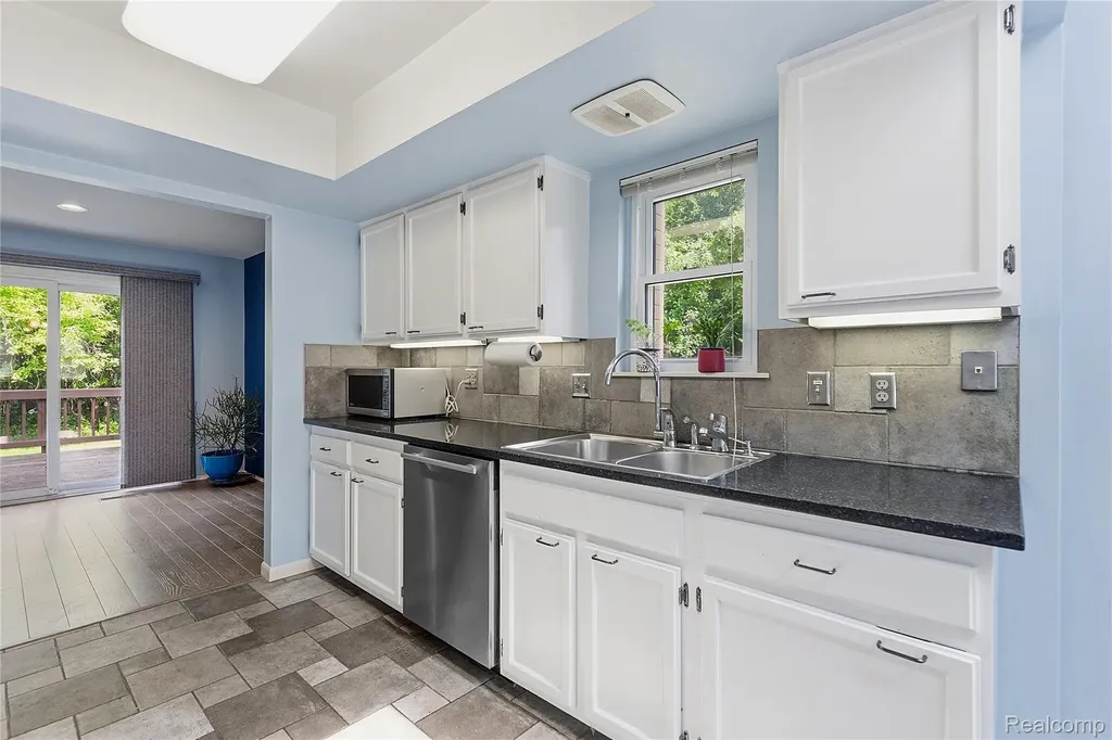 2969 Moon Lake Drive West Bloomfield Charter Township MI 48323