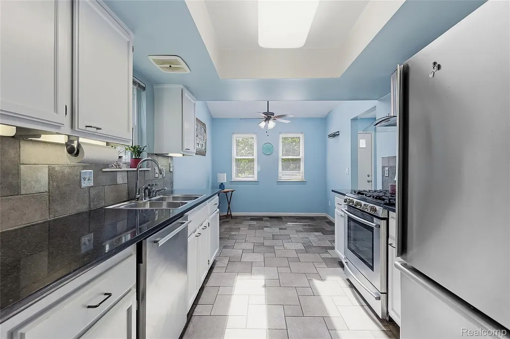 2969 Moon Lake Drive West Bloomfield Charter Township MI 48323