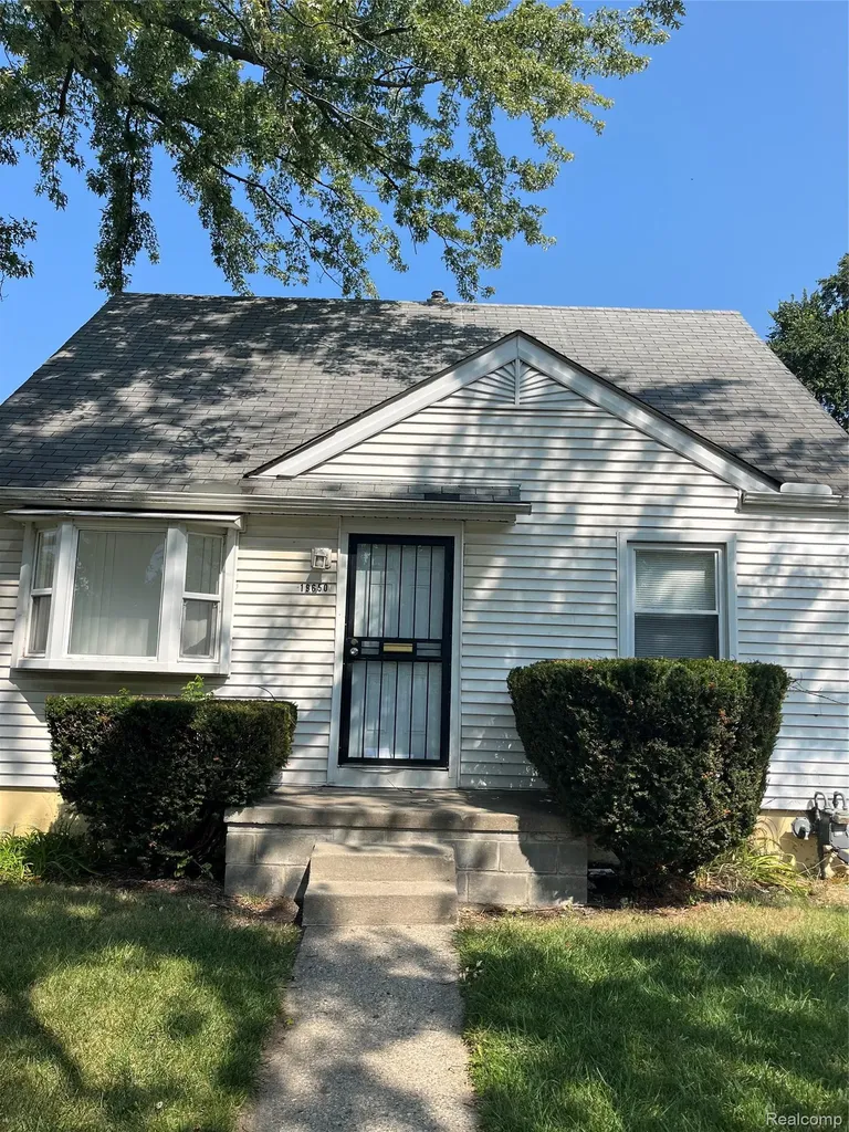19650 W Chicago Street Detroit City MI 48228
