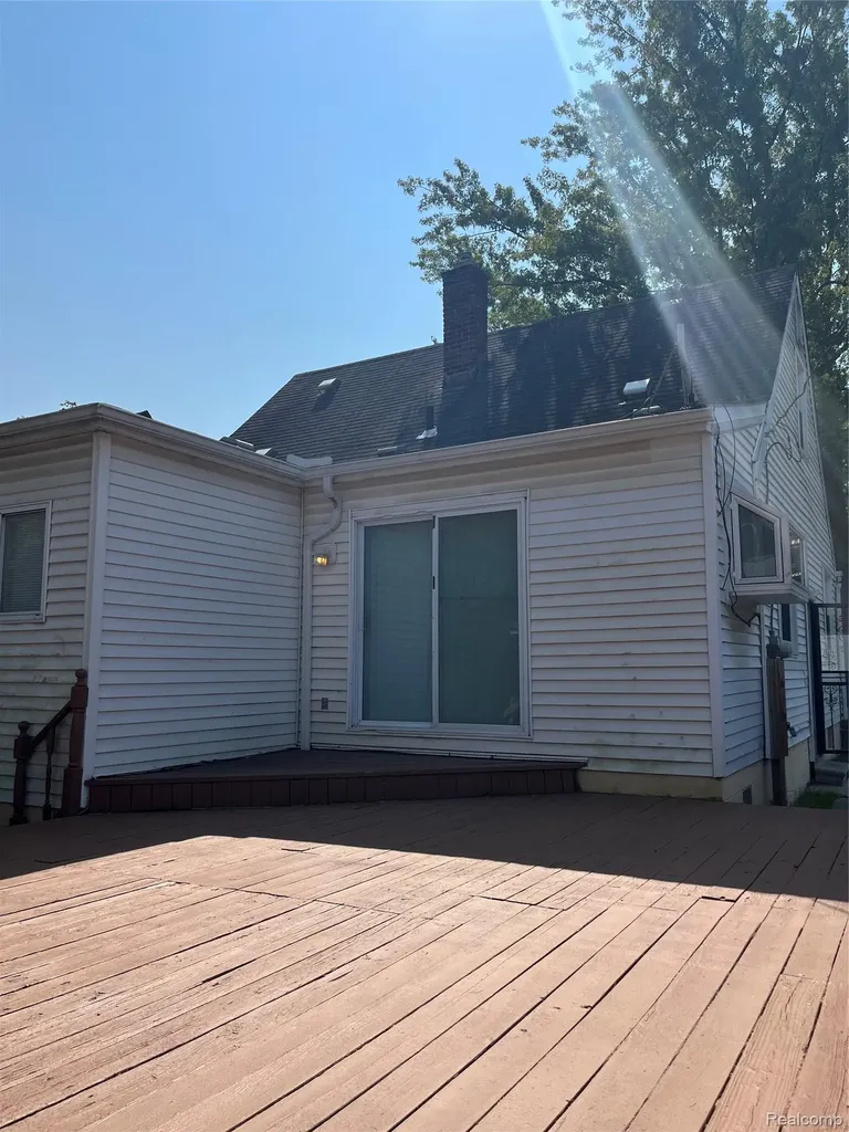 19650 W Chicago Street Detroit City MI 48228