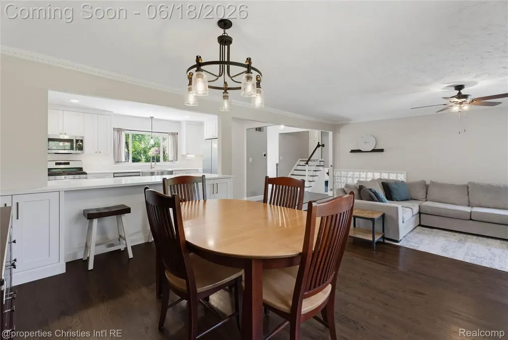 30130 Marimoor Street Beverly Hills Village MI 48025