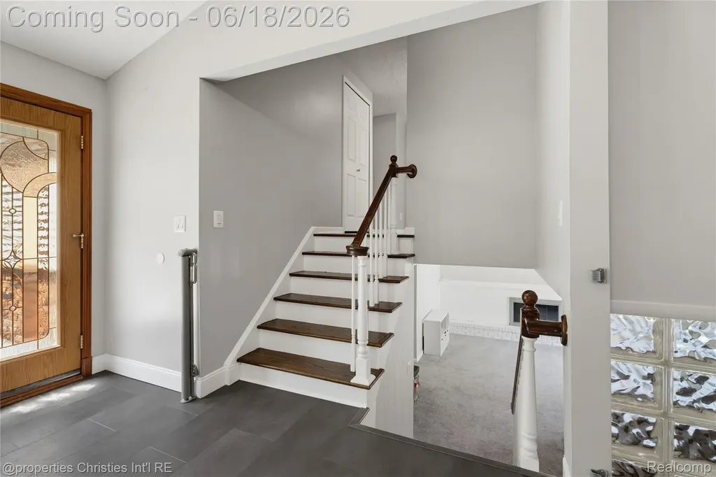 30130 Marimoor Street Beverly Hills Village MI 48025