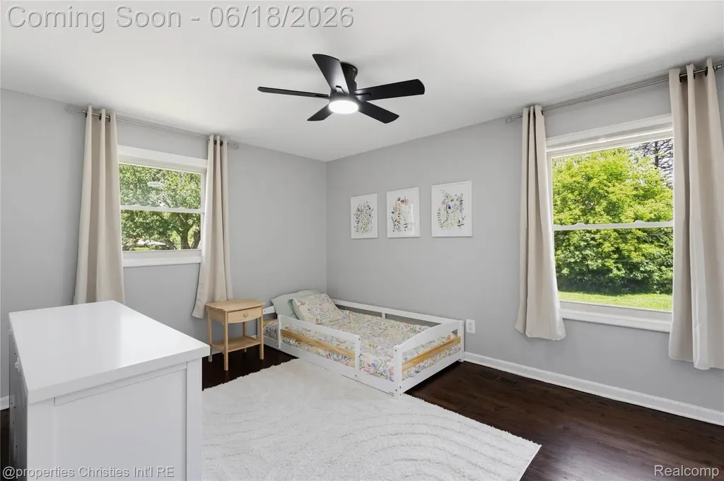 30130 Marimoor Street Beverly Hills Village MI 48025