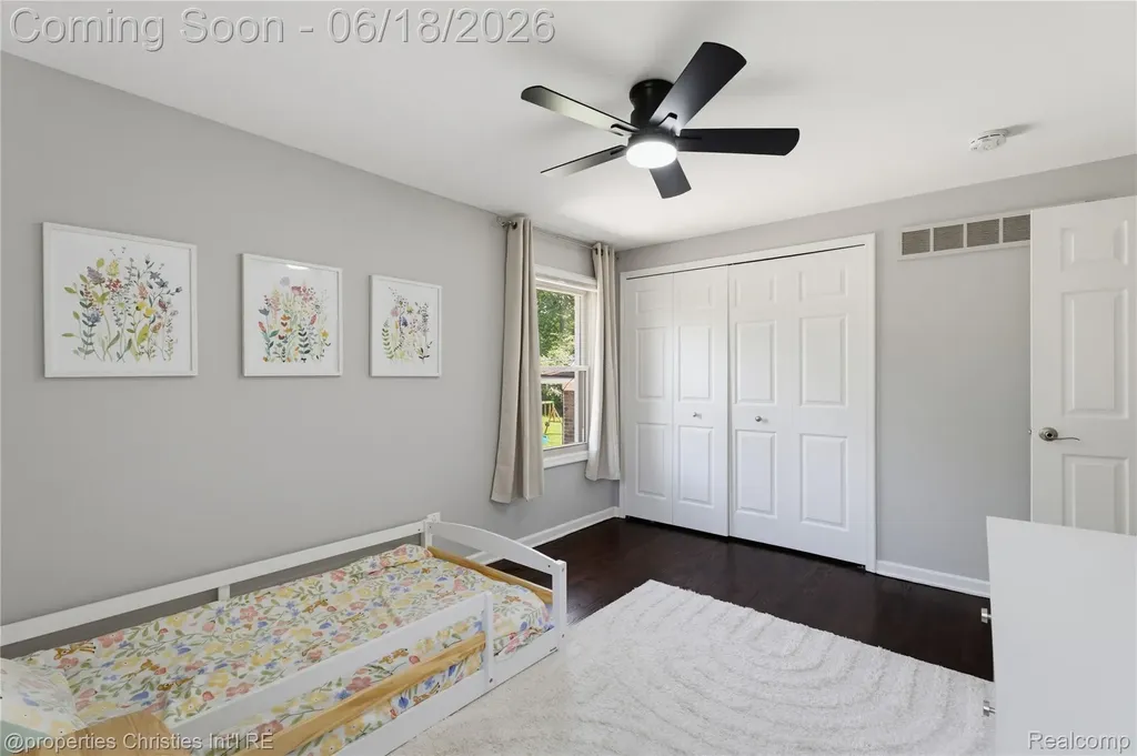 30130 Marimoor Street Beverly Hills Village MI 48025