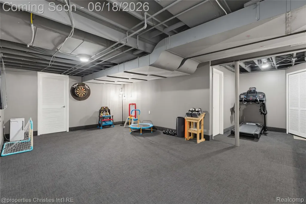 30130 Marimoor Street Beverly Hills Village MI 48025