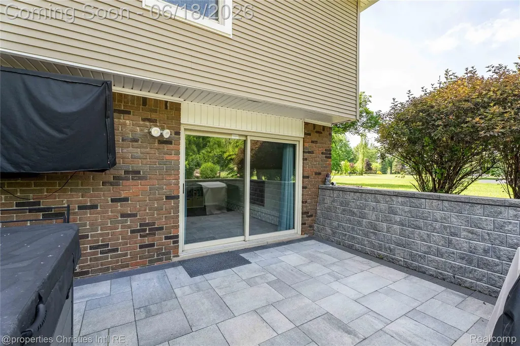 30130 Marimoor Street Beverly Hills Village MI 48025