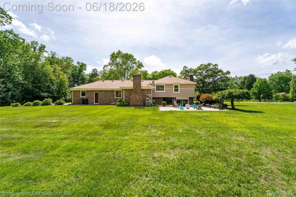 30130 Marimoor Street Beverly Hills Village MI 48025