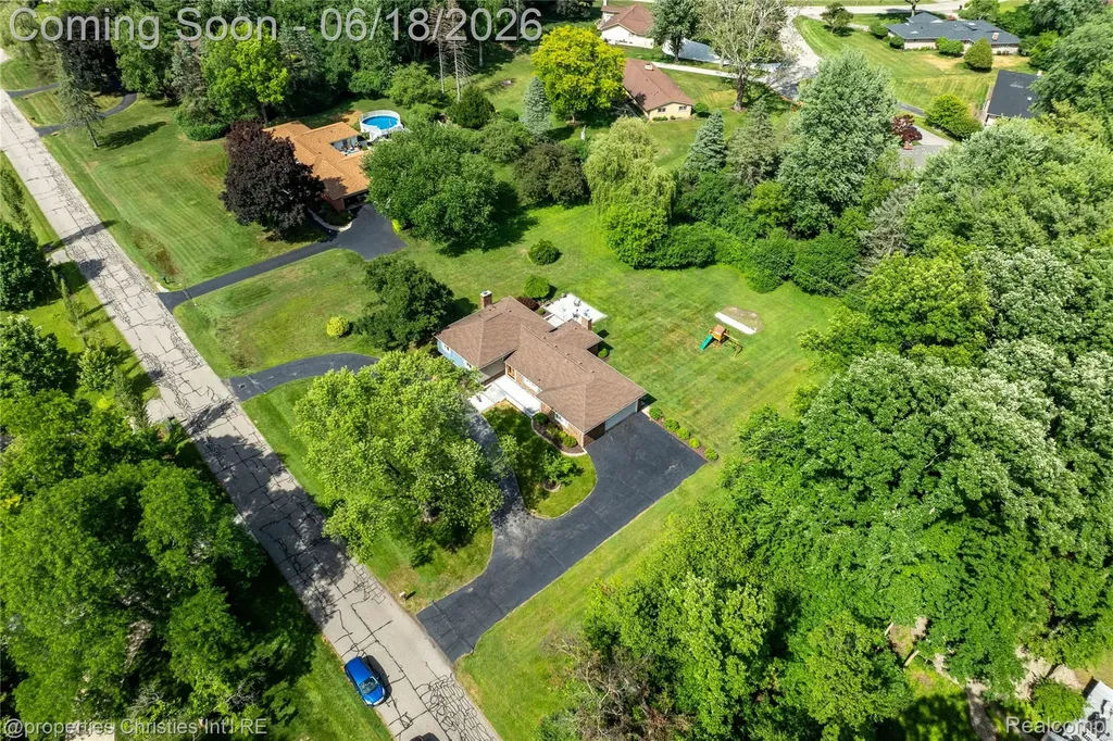 30130 Marimoor Street Beverly Hills Village MI 48025