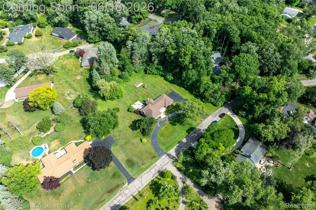 30130 Marimoor Street Beverly Hills Village MI 48025