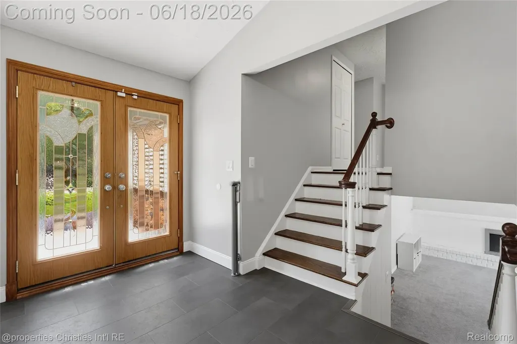 30130 Marimoor Street Beverly Hills Village MI 48025