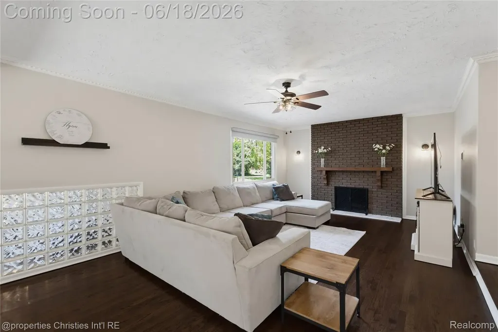 30130 Marimoor Street Beverly Hills Village MI 48025