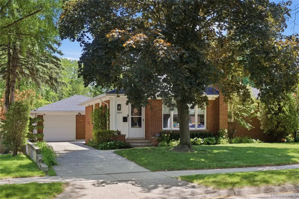 3029 Guilford Drive Royal Oak City MI 48073