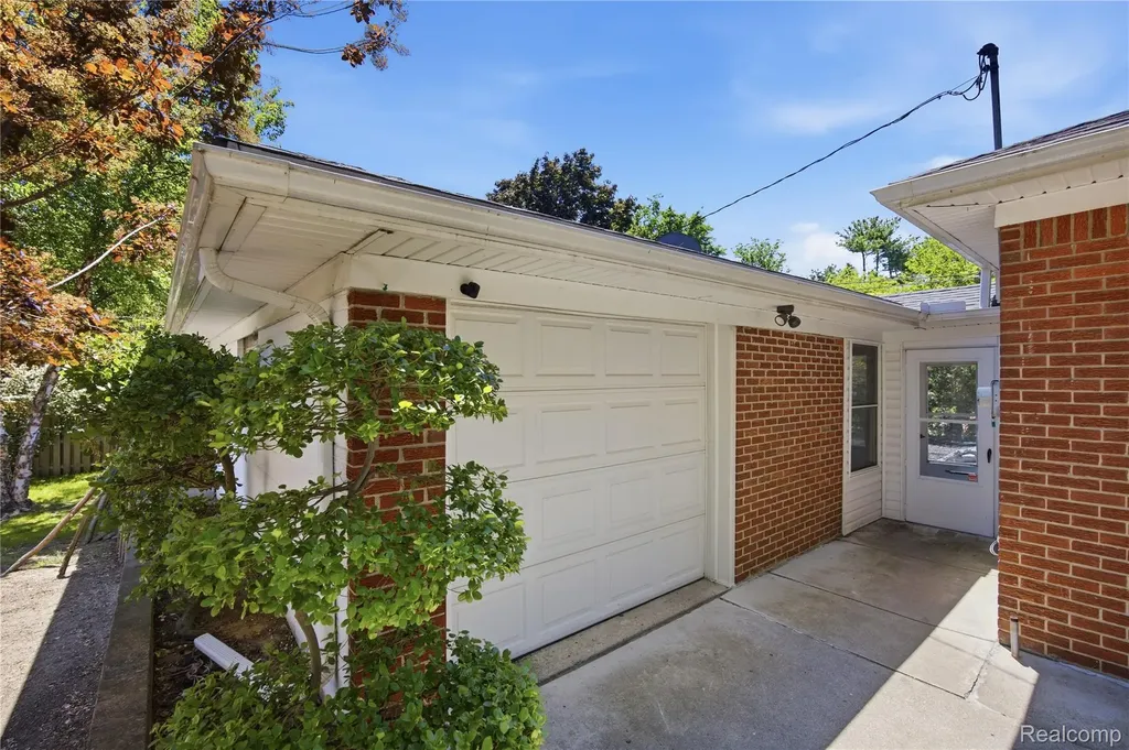 3029 Guilford Drive Royal Oak City MI 48073