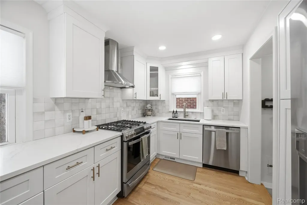 3029 Guilford Drive Royal Oak City MI 48073