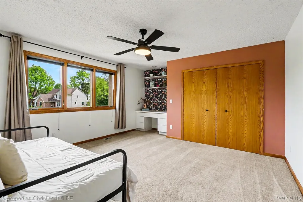 252 Granada Drive White Lake Charter Township MI 48386