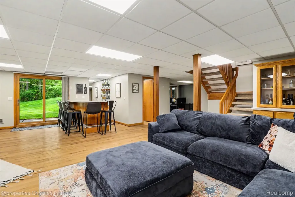 252 Granada Drive White Lake Charter Township MI 48386