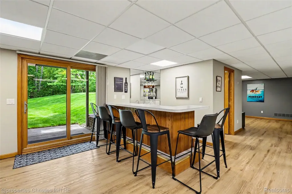 252 Granada Drive White Lake Charter Township MI 48386