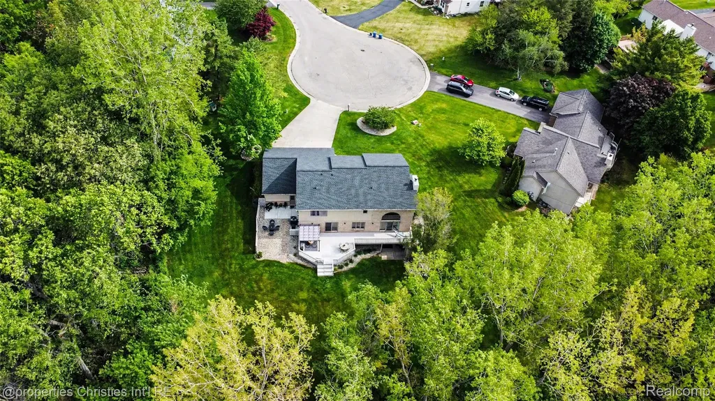 252 Granada Drive White Lake Charter Township MI 48386
