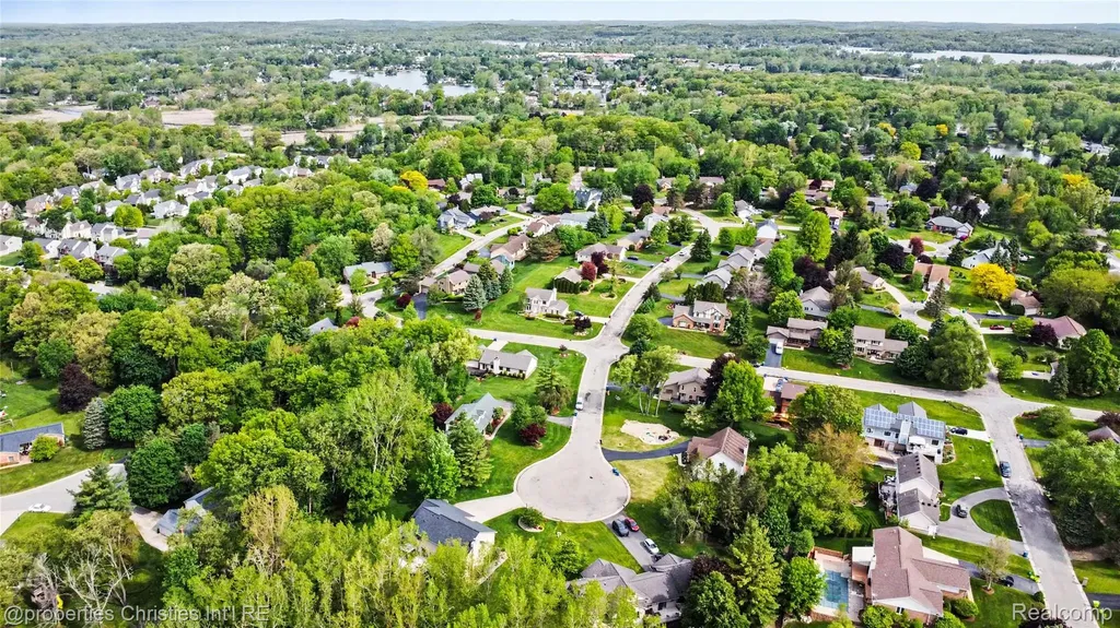 252 Granada Drive White Lake Charter Township MI 48386