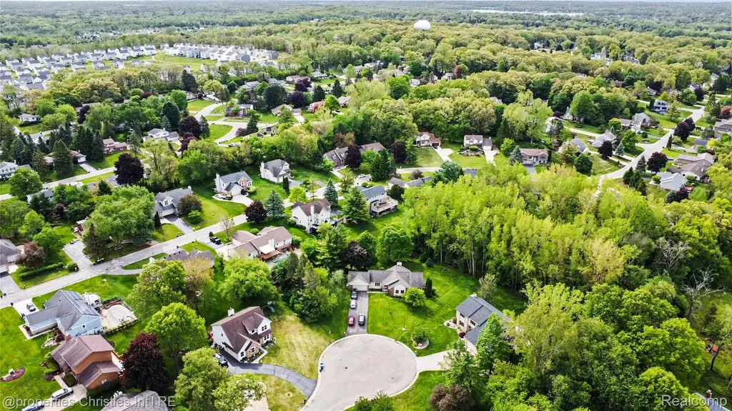 252 Granada Drive White Lake Charter Township MI 48386
